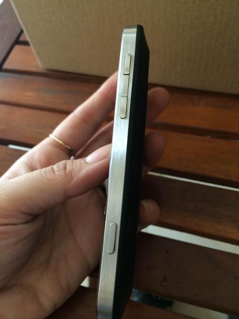 Cần tìm chủ cho BlackBerry 9900 còn rất đẹp 99%, NoBis, 1,65tr - 3