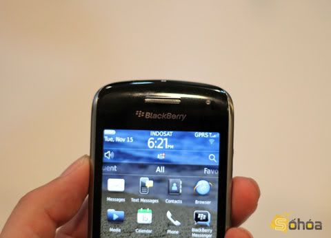 blackberry_curve_9380_3.jpg