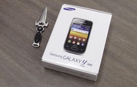 samsung_galaxy_y_dous_1.jpg