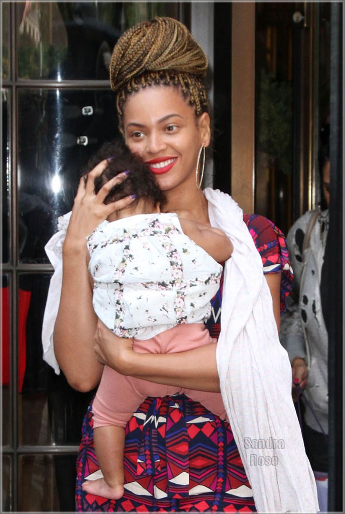 pic of Beyonce in blonde braids 7/16/2012 Lipstick Alley