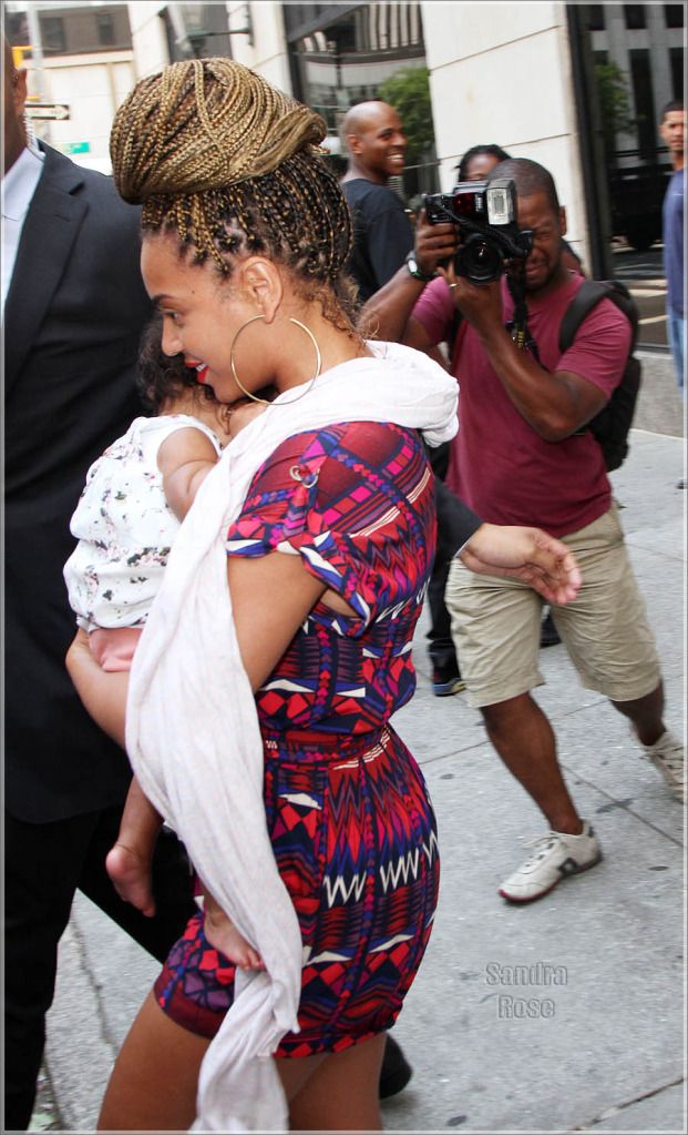 pic of Beyonce in blonde braids 7/16/2012 Lipstick Alley
