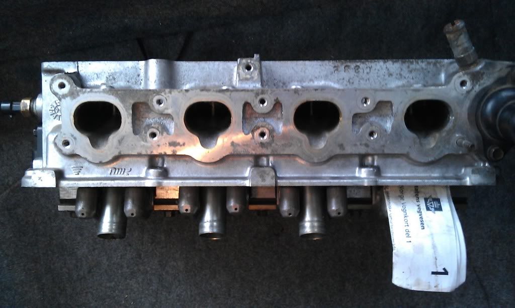 A588SOHCIntakeports95.jpg