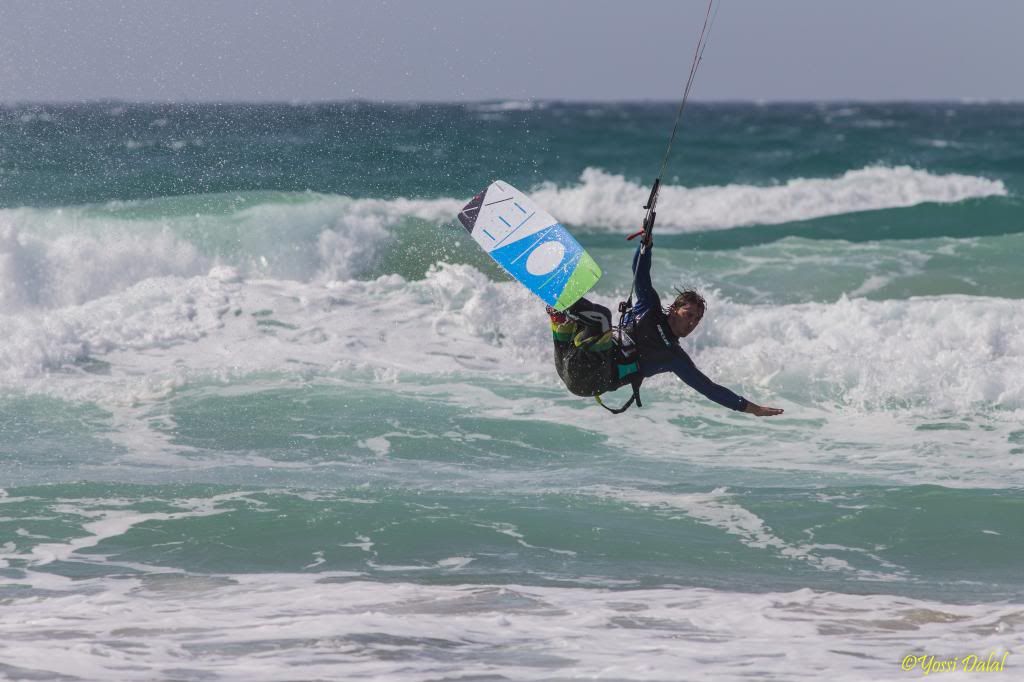 IMAGE: http://i1263.photobucket.com/albums/ii637/pilot6787/Kitesurf23-2-13/1DXL9443.jpg