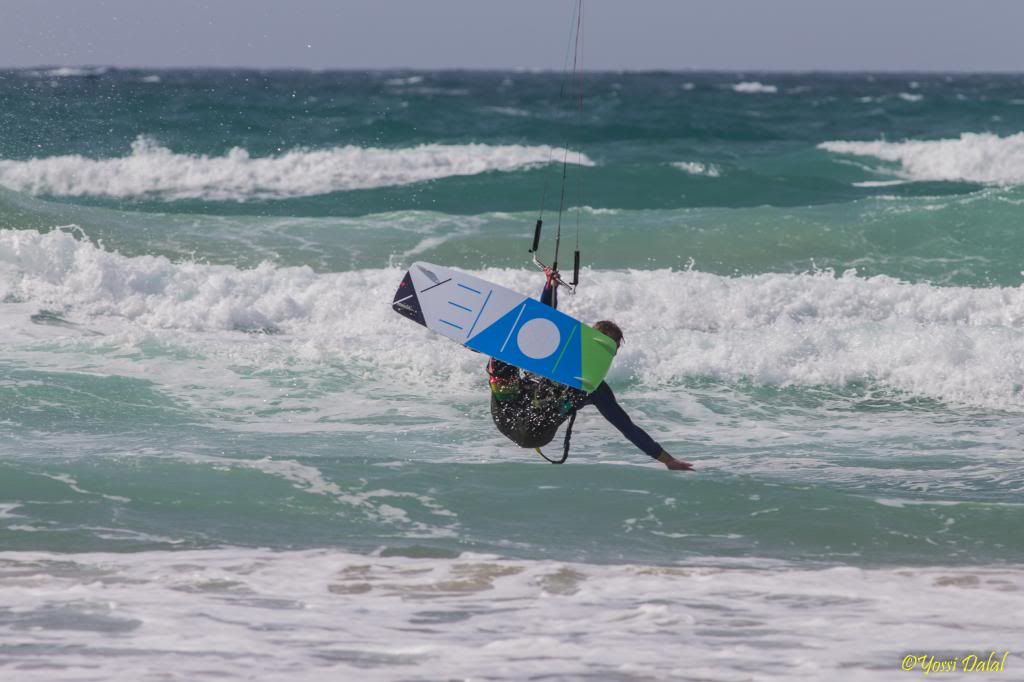 IMAGE: http://i1263.photobucket.com/albums/ii637/pilot6787/Kitesurf23-2-13/1DXL9445.jpg
