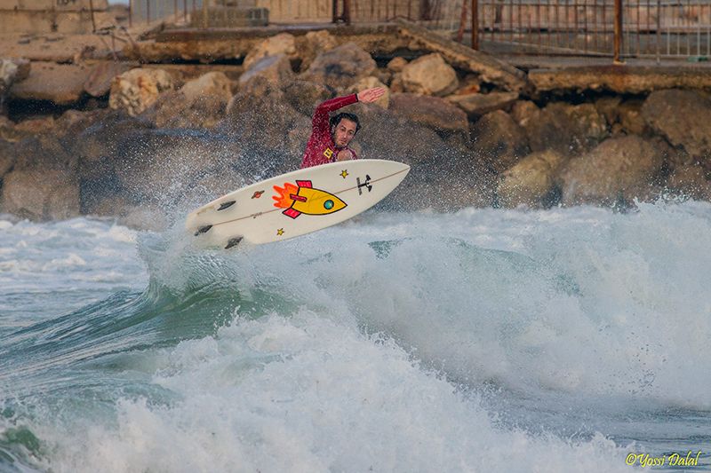 IMAGE: http://i1263.photobucket.com/albums/ii637/pilot6787/surf%20potn%2022-12-2012/1DXL1867_800_zps8c168c2c.jpg