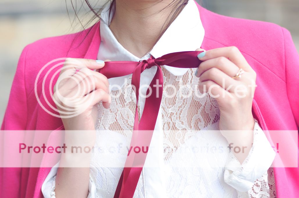 how to wear shirts with a ribbon, how to wear pink
