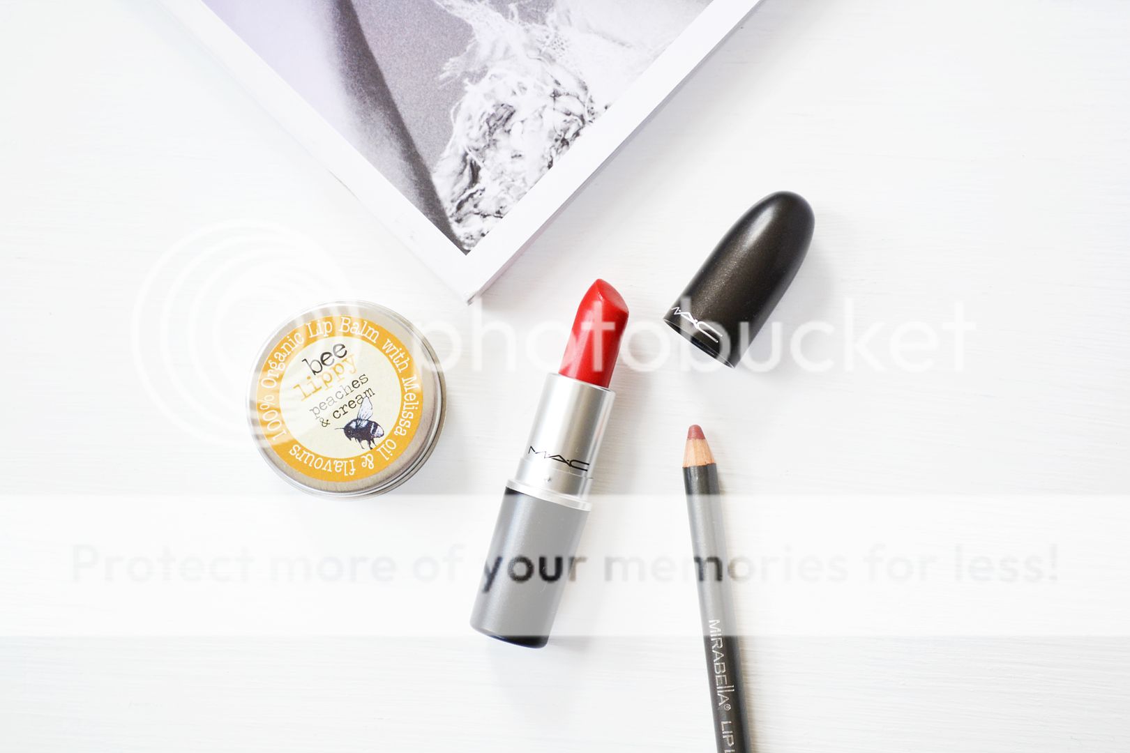 MAC 5 alarm red lipstick